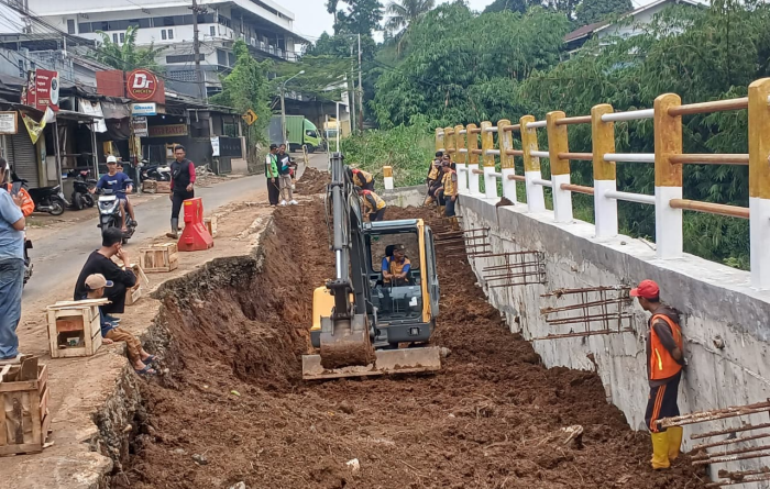 jembatan_longsor(1).png