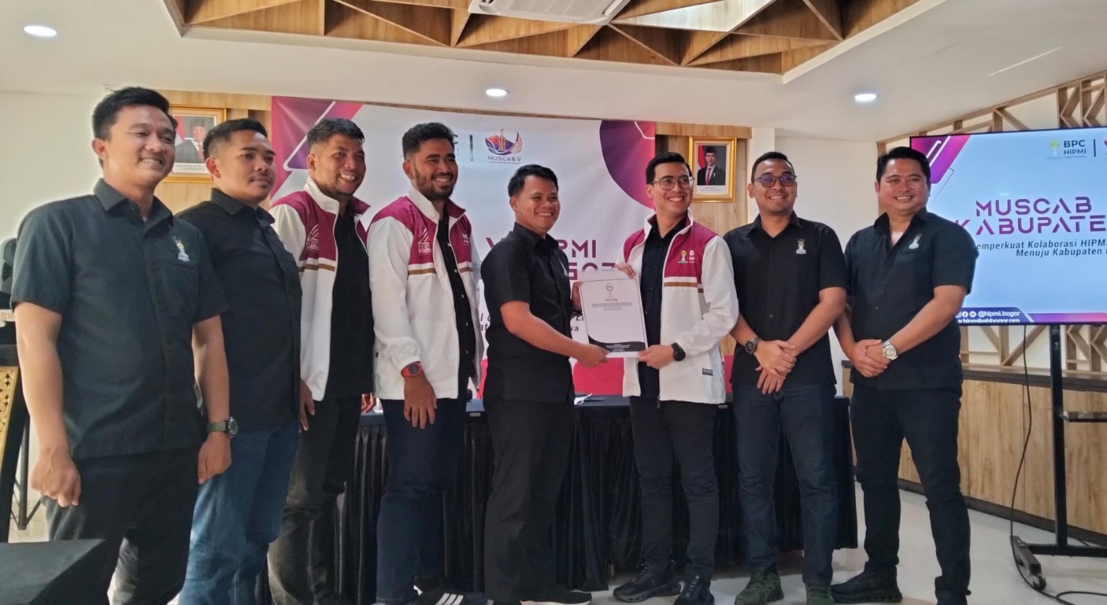 Kantongi Dukungan Luas, Bernard Candra Serahkan Berkas Pencalonan Ketua HIPMI Bogor